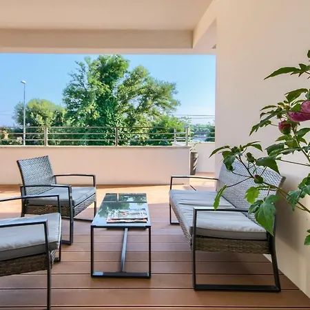 K&t Sea Side Luxury 4*