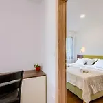 K&t Sea Side Luxury Pola